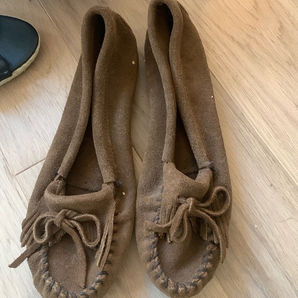 Minnetonka shoes - Picture 1 of 3